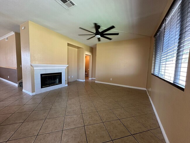 Building Photo - Luxury Living in Fontana: Exquisite 5-Bedr...