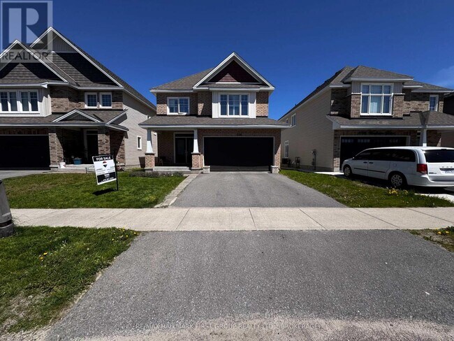 Photo du bâtiment - 1098 Woodhaven Dr
