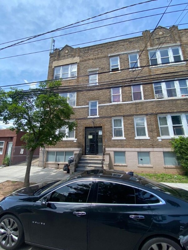 Primary Photo - 733 S 13th St