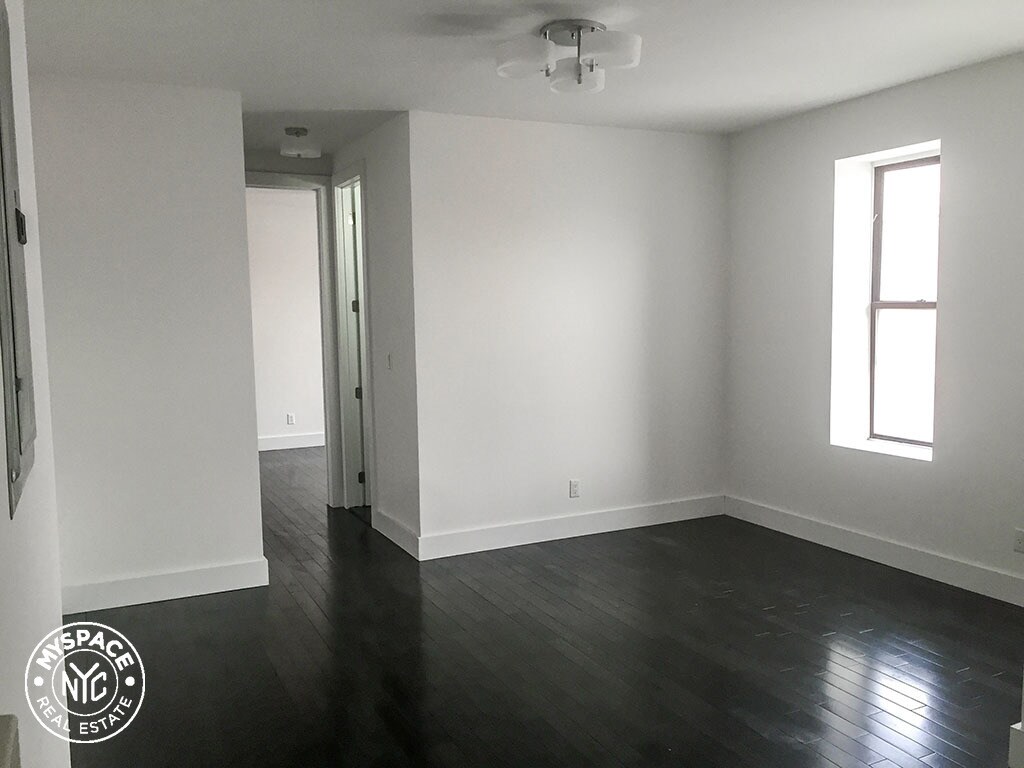 Building Photo - 630 Rugby Rd
