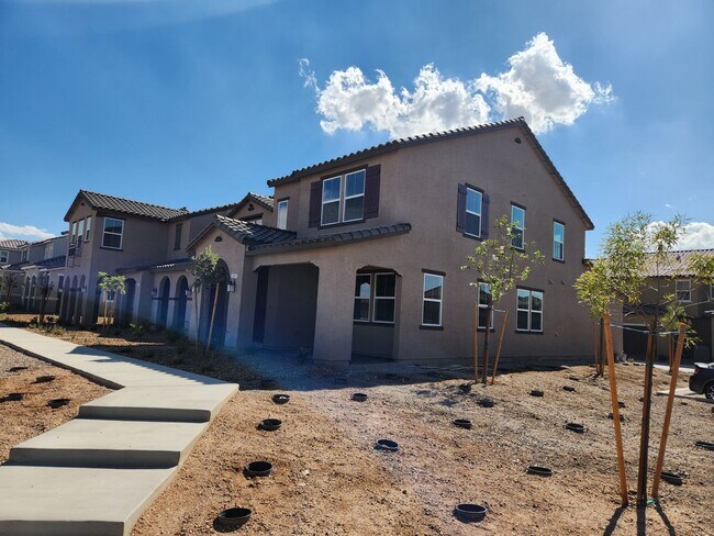 Building Photo - Gorgeous 3bed/2.5bath/2Car home located in Insirada