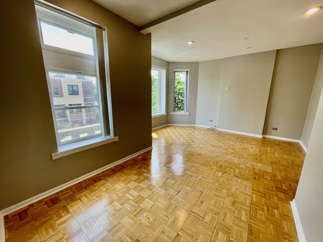 Building Photo - 4457 S Oakenwald Ave