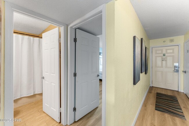 Building Photo - 8743 Thomas Dr