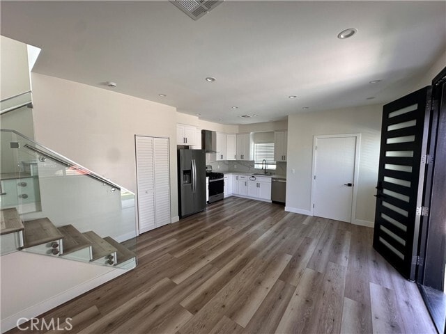 Building Photo - 9585 Woodale Ave