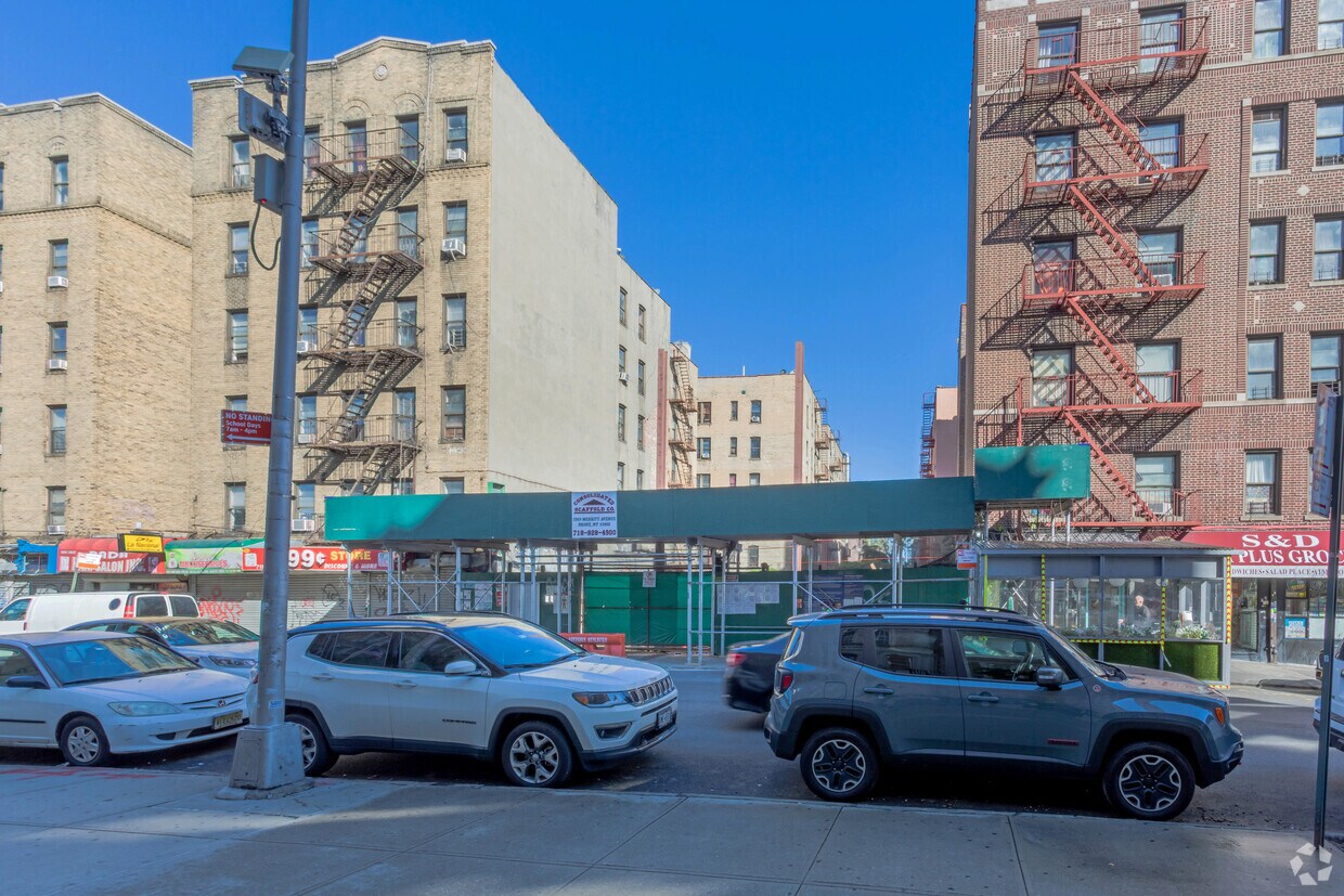 Primary Photo - 113 E 184th St
