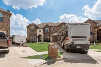 Building Photo - 1652 Scarlet Crown Dr