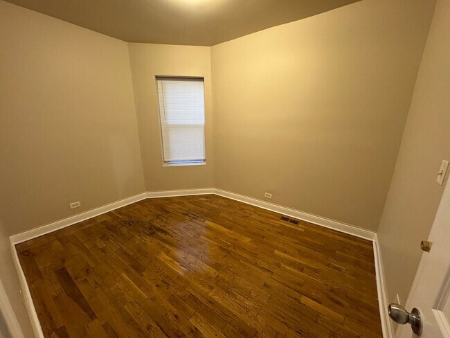 Foto del edificio - 4827 W Van Buren St