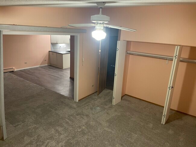 Foto del edificio - 9300 Center Ave