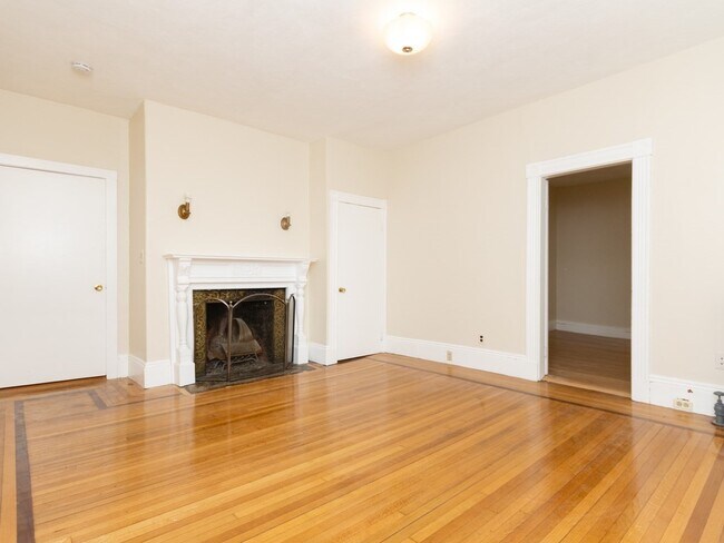 Building Photo - 40 Waumbeck St