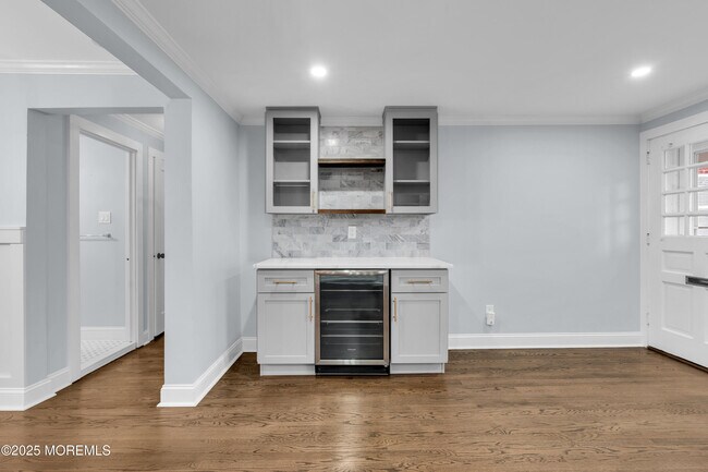 Foto del edificio - 102 Manor Dr