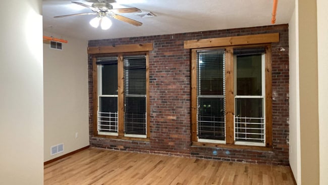 Building Photo - 114 Merrimack St