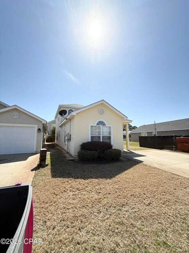 Building Photo - 11741 Seashore Ln