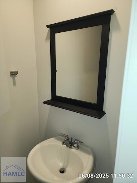 Foto del edificio - 214 Coneflower Rd