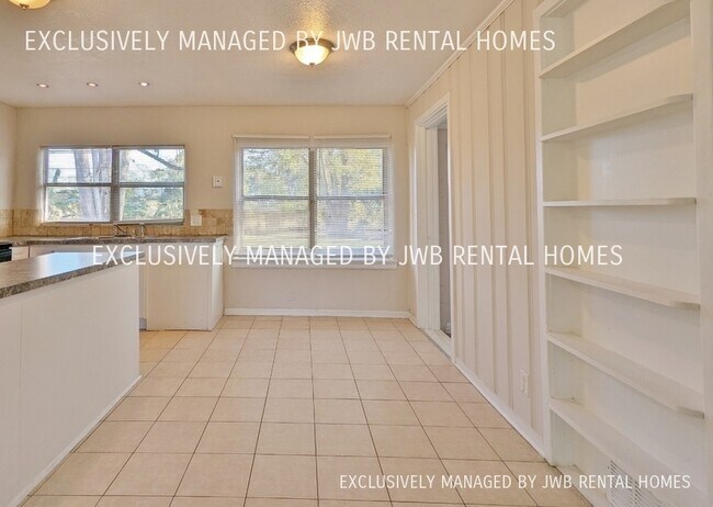 Building Photo - 1801 Ribault Scenic Dr