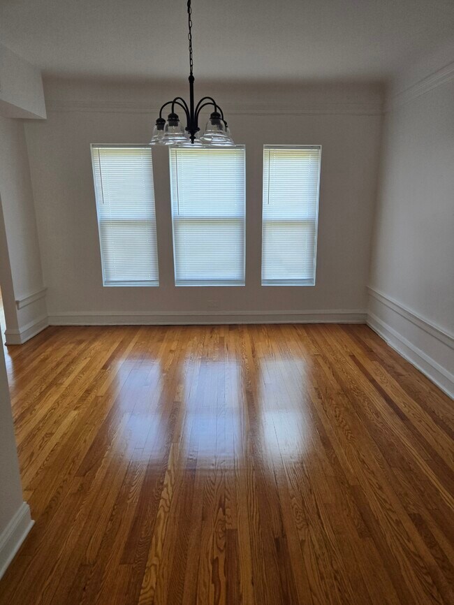 Dining room - 2043 E 72nd Pl