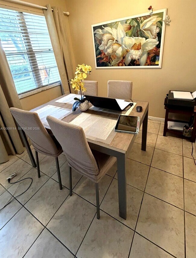 Foto del edificio - 12800 SW 7th Ct