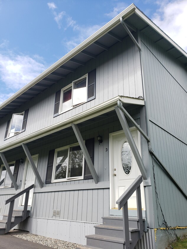 Primary Photo - 7331 Meadow St