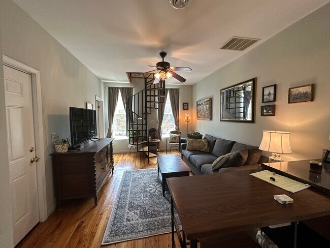 Foto del edificio - 1516 N Greenview Ave