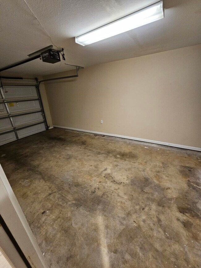 Foto del edificio - 741 White Dr