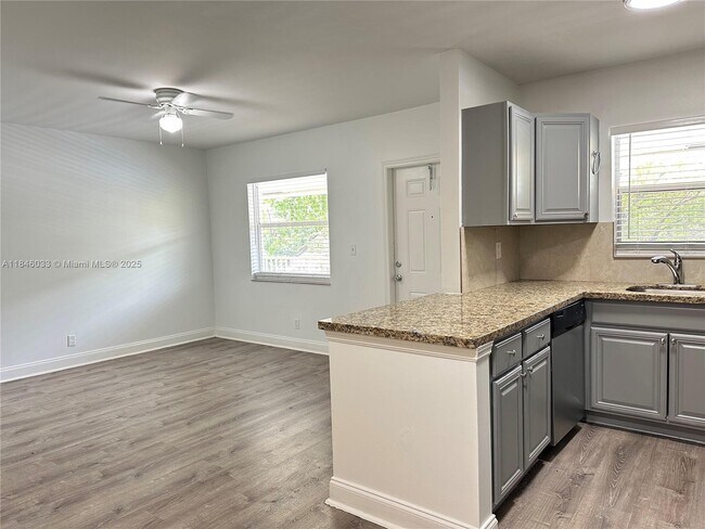 Foto del edificio - 2640 NE 8th Ave