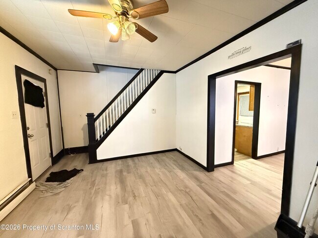 Foto del edificio - 2140-2140 Pond Ave