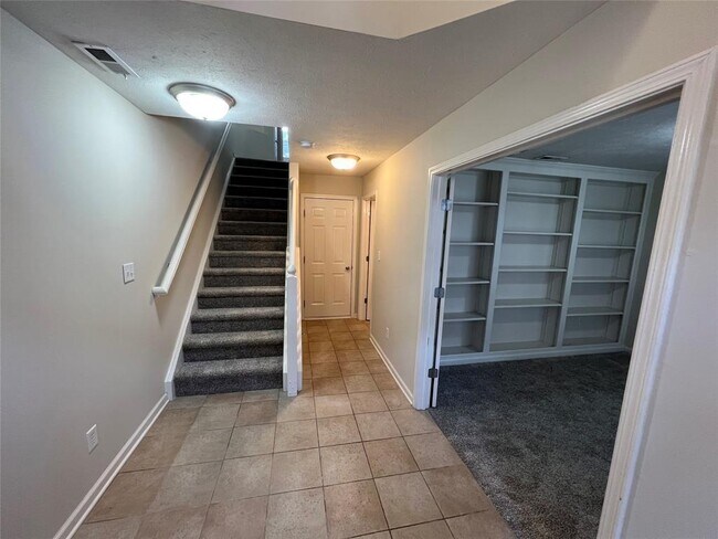 Building Photo - 11935 Riley Dr