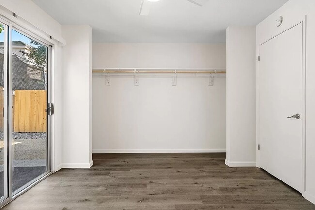Building Photo - 3150 Rockview Pl