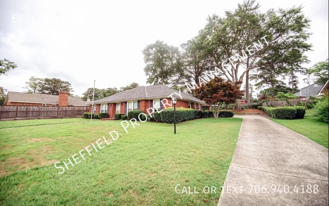 Building Photo - Beautiful home available today!