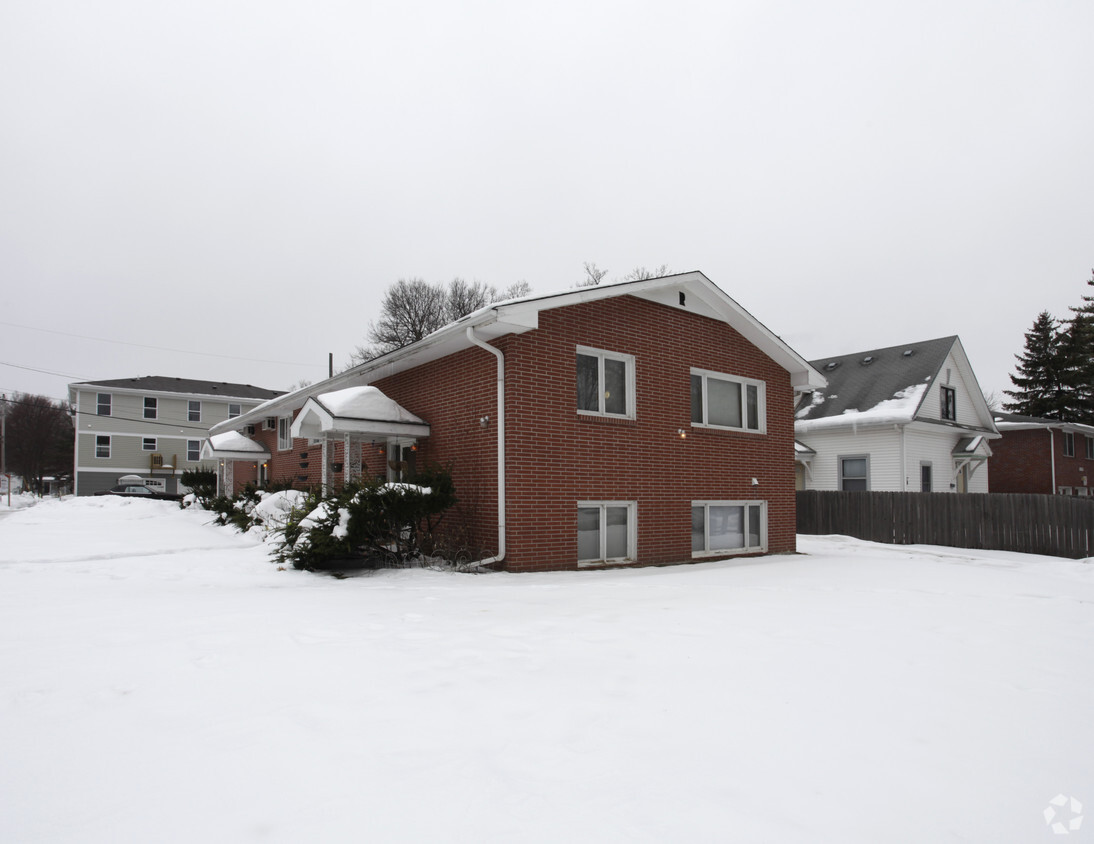 Building Photo - 1501 S 19th St