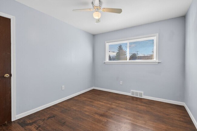 Building Photo - 8154 Quinn St