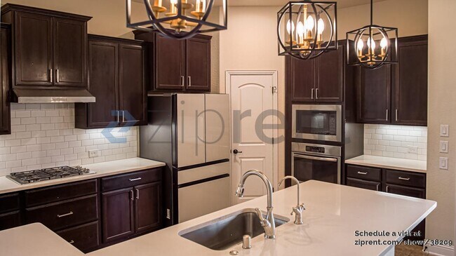 Foto del edificio - 1000 Lancaster Dr