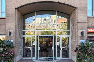 Building Photo - 109 Front St E