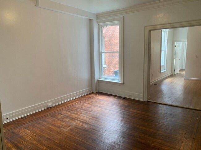 Foto del edificio - 2 Bedroom 1st Floor-Parking- Penn Park Area York City