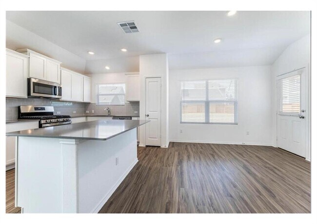 Building Photo - 381 Jack Ryan