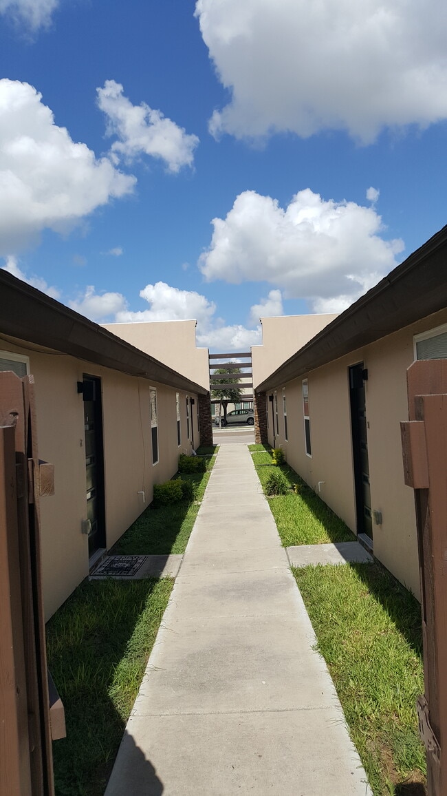 Foto del edificio - 1212 White Oak Drive