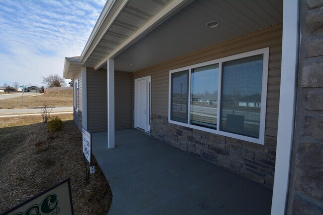 Building Photo - 3404 NAPOLI Dr