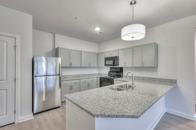 Building Photo - Blue Ridge Apartments