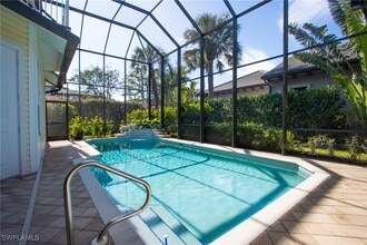 Building Photo - 476 1st Ave N