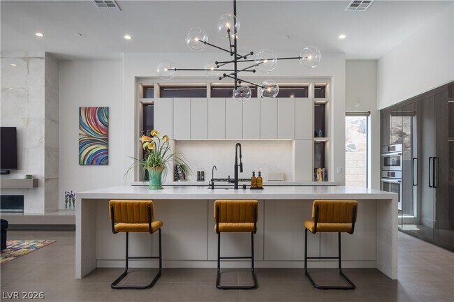 Foto del edificio - 692 Scenic Cliff Dr