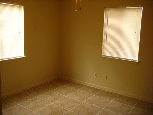 Building Photo - 1519 Robin St