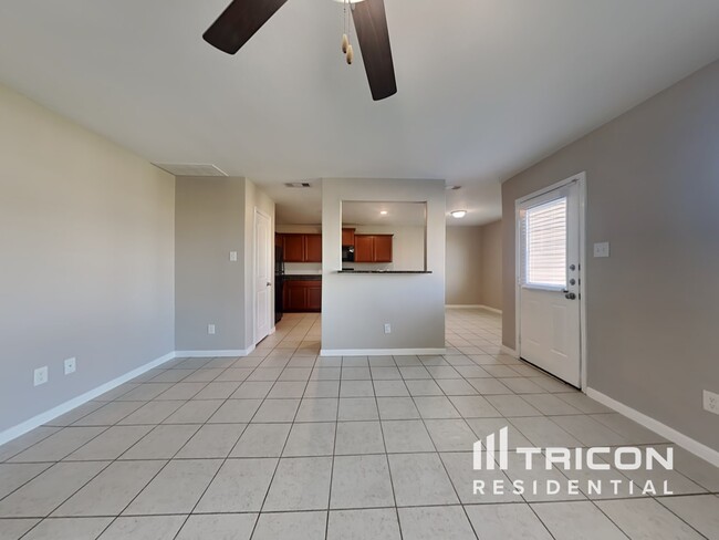 Foto del edificio - 652 Totem Trail Dr