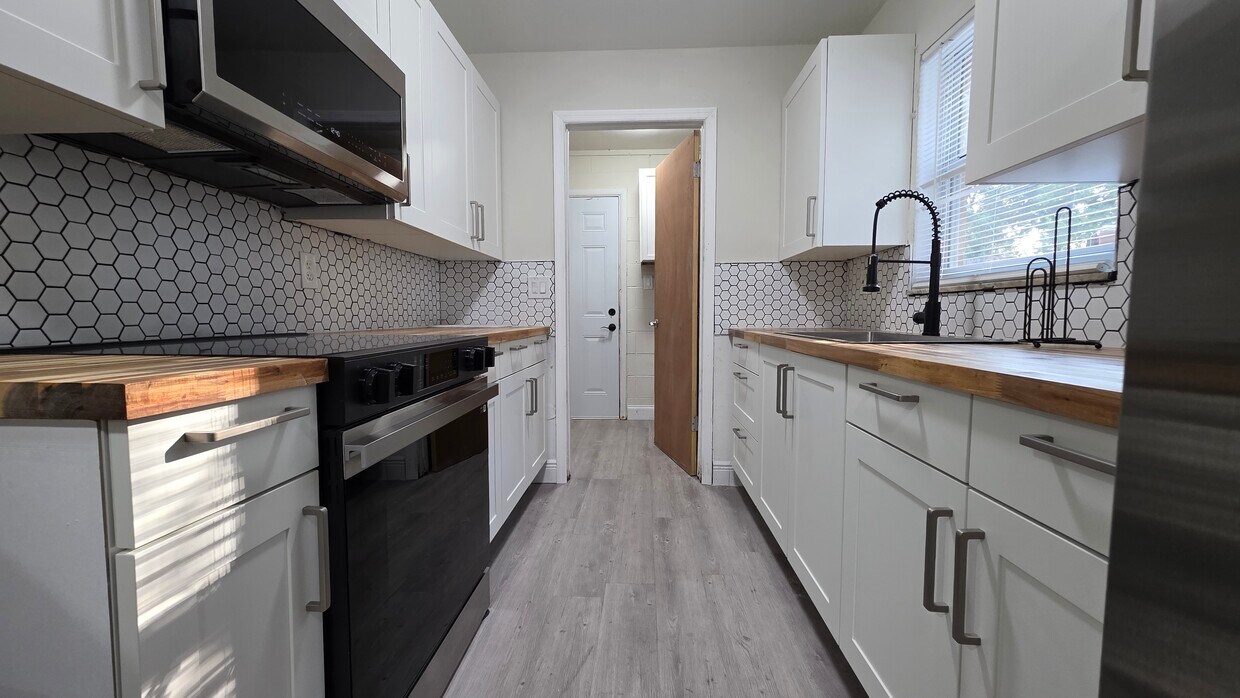 Foto del edificio - 1343 Poppy Ave