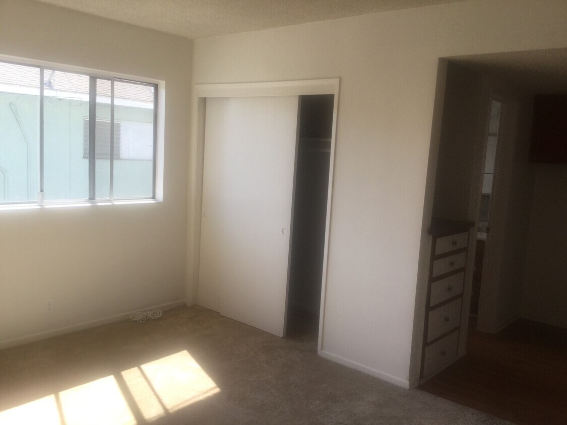 Foto principal - 12726 Venice Blvd