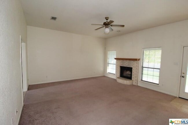 Building Photo - 907 Ballard Dr