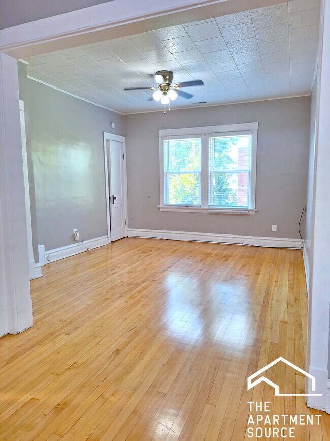 Foto del edificio - 4135 W Henderson St