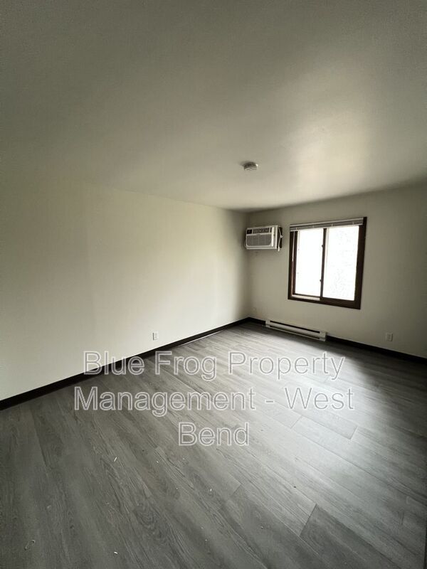 Building Photo - N18-W5317 Pierce Ct