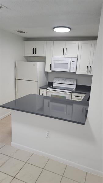 Foto del edificio - 6882 NW 173rd Dr