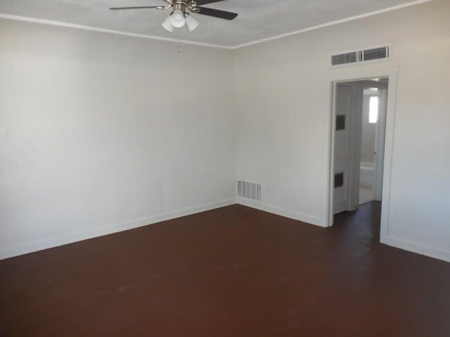 Building Photo - 3417 Leavell Ave