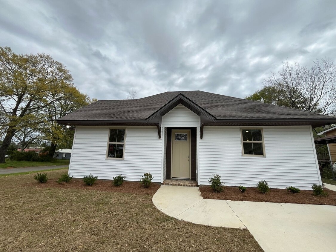 Foto del edificio - Two bedroom one bath home