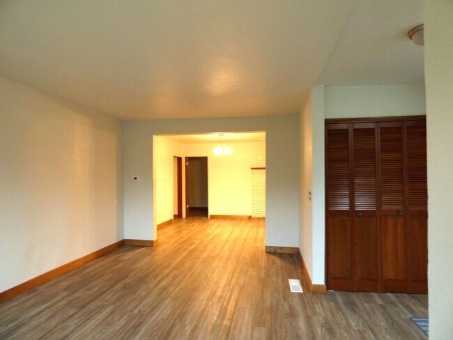 Foto del edificio - 3 bed 2 bath home in South Salem